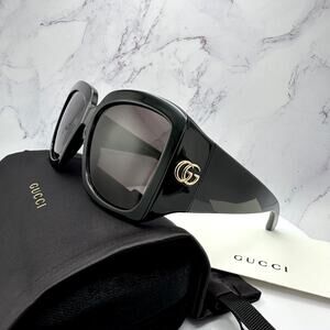 New GUCCI Sunglasses Wrap Square Black Gold Metal GG 55-16-130mm Authentic Gucci